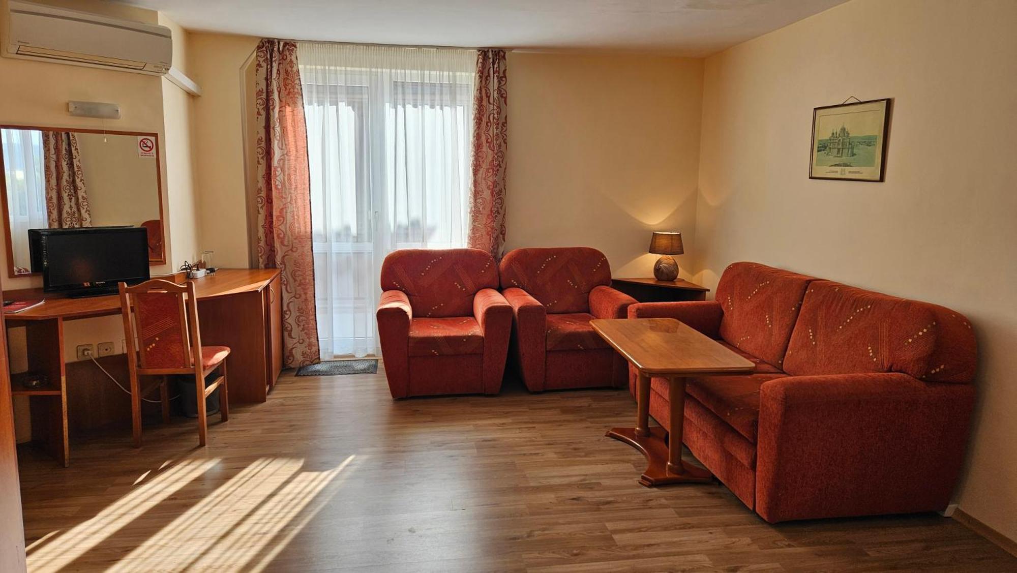 Caprice Family Hotel Varna Exteriör bild